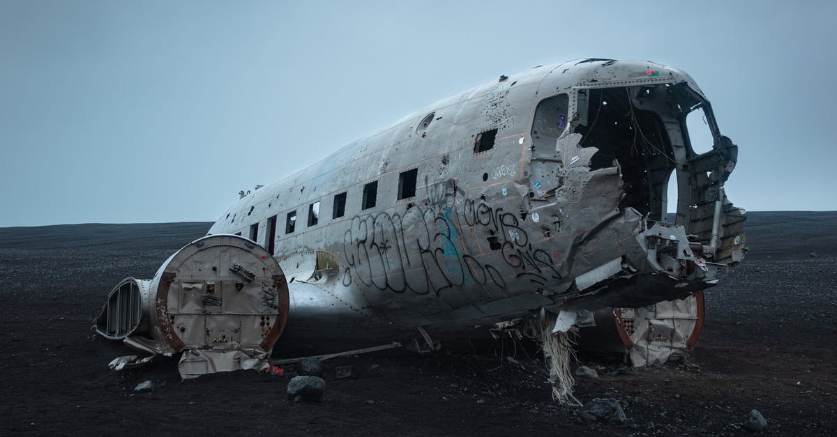 Abandoned theme parks in Iceland - Photograph of a Wrecked Airplane Abandoned theme parks in Iceland - Photograph of a Wrecked Airplane