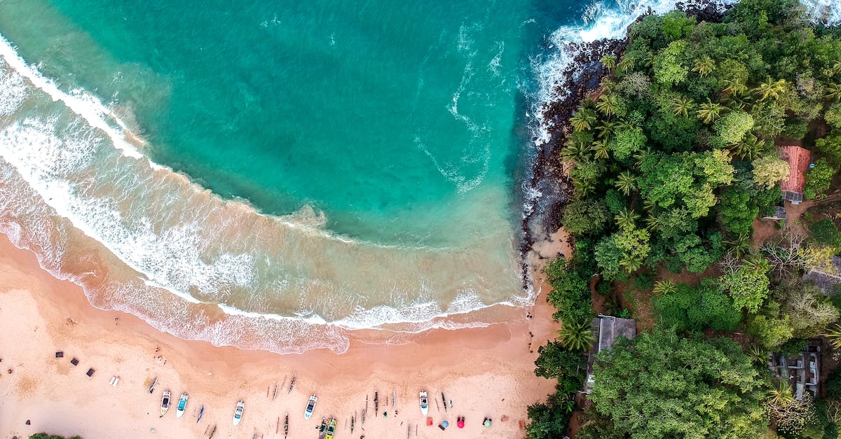 Advice on taxis and accommodation for travel in Sri Lanka [closed] - Aerial Photography of Sea