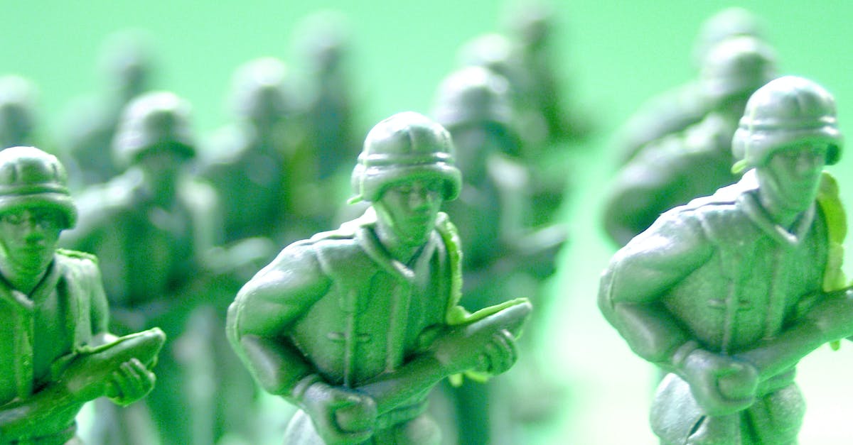 Am I able to carry on a small Swiss army knife? - Soldier Toy Selective Focus Photography Am I able to carry on a small Swiss army knife? - Soldier Toy Selective Focus Photography