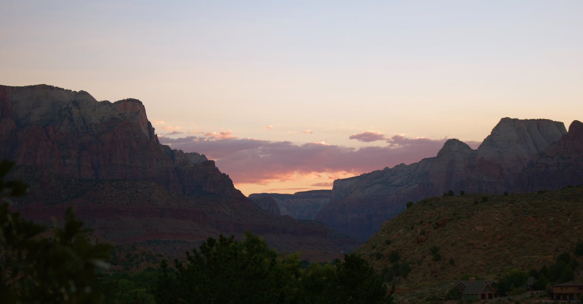 Any recommendation for two adults for one day tour from Las Vegas to Zion and Bryce canyon national park [closed] - Green Trees and Mountains