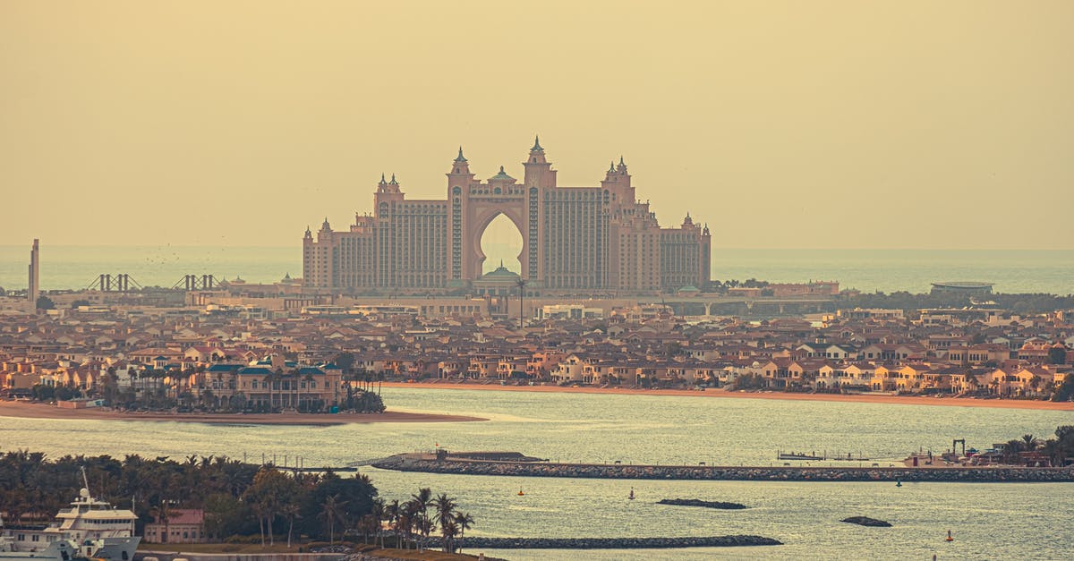 Are luxury hotel rooms in the Sydney area available at a discount during the lockdown? - Large building on coast of ocean Are luxury hotel rooms in the Sydney area available at a discount during the lockdown? - Large building on coast of ocean