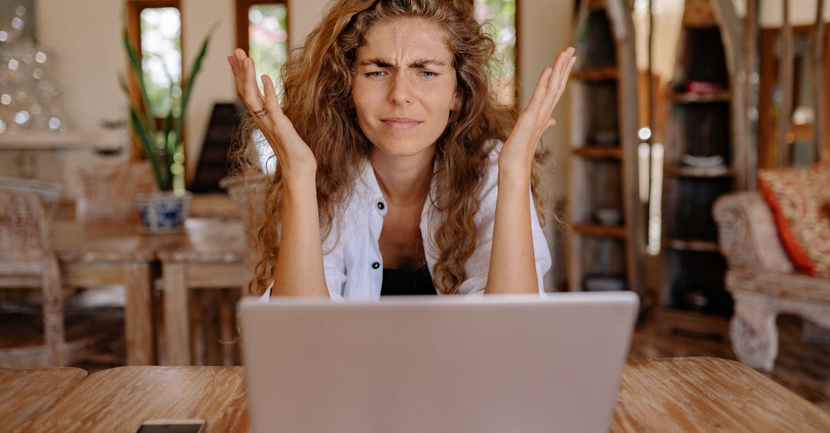 Are state boundaries a problem when using taxis in the USA? - Photo of Woman Showing Frustrations on Her Face Are state boundaries a problem when using taxis in the USA? - Photo of Woman Showing Frustrations on Her Face