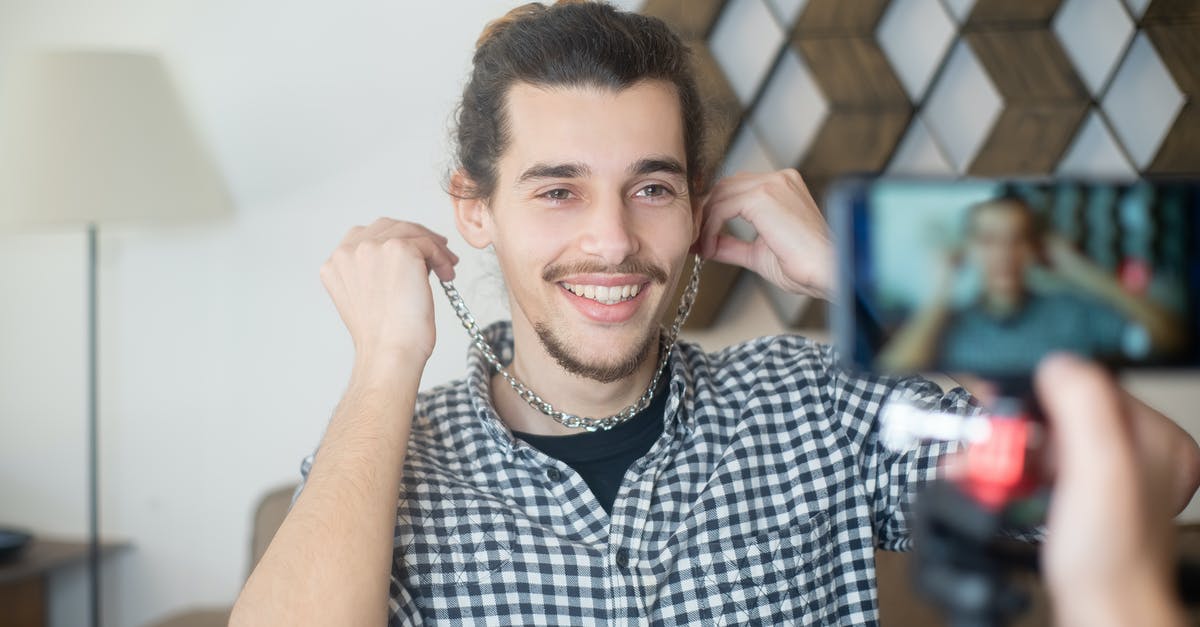 Are the live flight radar websites *actually* live? - Woman in Black and White Plaid Button Up Shirt Smiling Are the live flight radar websites *actually* live? - Woman in Black and White Plaid Button Up Shirt Smiling