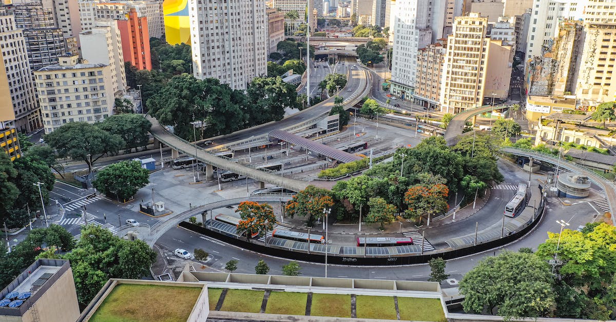 Are there air traffic routes that are turbulence-sensitive? - Cityscape with modern highway and buildings Are there air traffic routes that are turbulence-sensitive? - Cityscape with modern highway and buildings