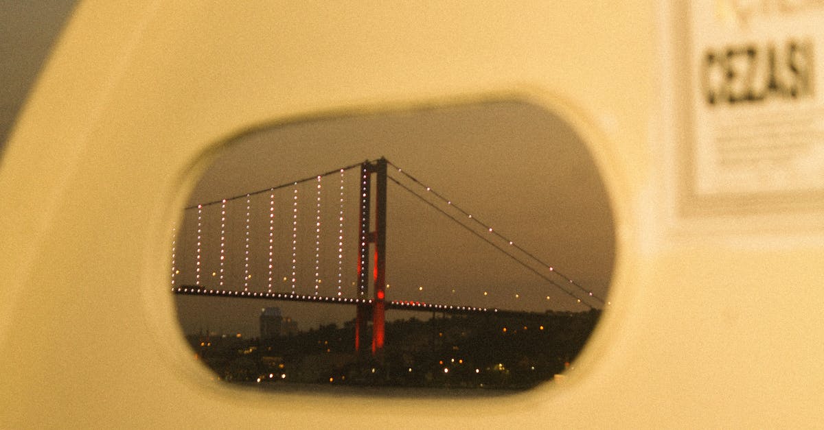 Are there electrical outlets in Amtrak California Zephyr bedrooms? - View of Golden Gate Bridge on Window Are there electrical outlets in Amtrak California Zephyr bedrooms? - View of Golden Gate Bridge on Window