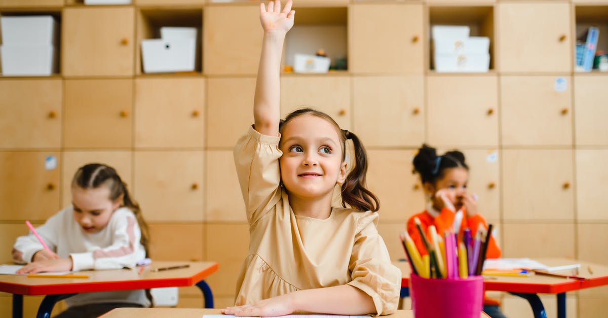 Are there lockers in Gangnam Station? - Girl Raising Hand Inside the Classroom Are there lockers in Gangnam Station? - Girl Raising Hand Inside the Classroom