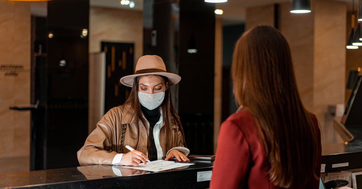 Are there tourist information offices in Cancun, Mexico? - A Woman in the Front Desk 