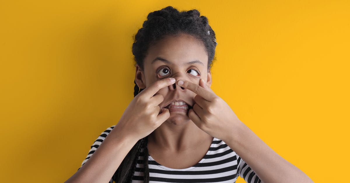Are women allowed to have dreadlocks in the Maghreb region? - Young funny African American woman grimacing in studio Are women allowed to have dreadlocks in the Maghreb region? - Young funny African American woman grimacing in studio