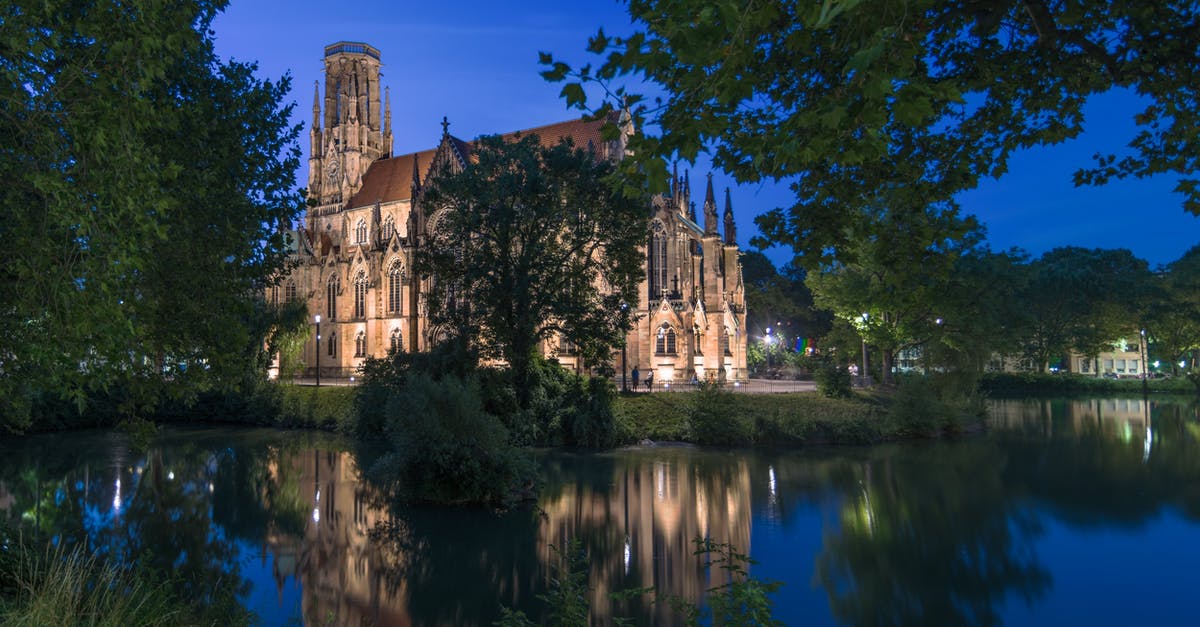 Blaue Plakette Stuttgart (2019) - Brown Concrete Castle Near Body of Water Blaue Plakette Stuttgart (2019) - Brown Concrete Castle Near Body of Water