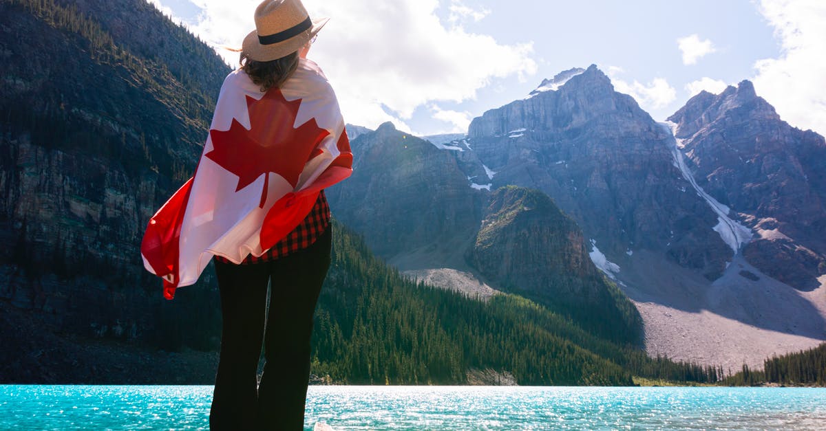 Can I come back to Canada with an expired passport? - Photo of Woman Wearing Sun Hat Can I come back to Canada with an expired passport? - Photo of Woman Wearing Sun Hat