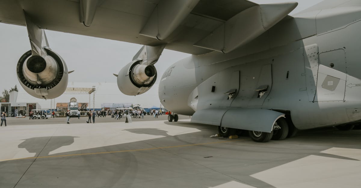 Disclosure of funds at a Canadian airport - View of Transport Airplane Wing Disclosure of funds at a Canadian airport - View of Transport Airplane Wing