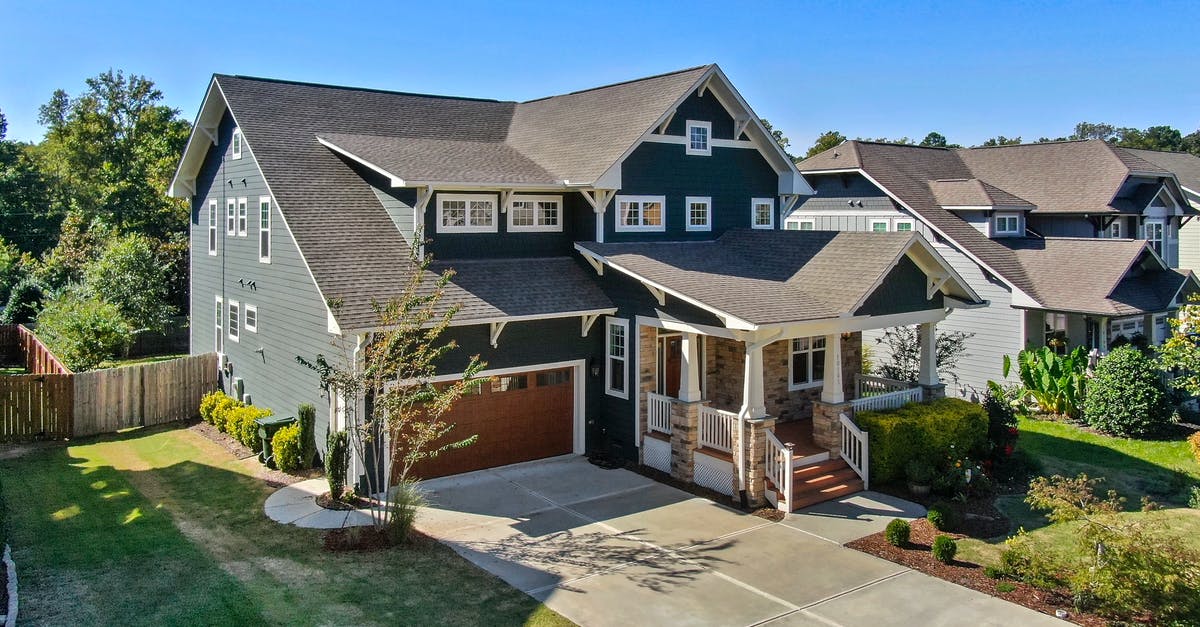 Do Californians need a REAL ID by October 2018 or 2020? - House with Gray Roof 