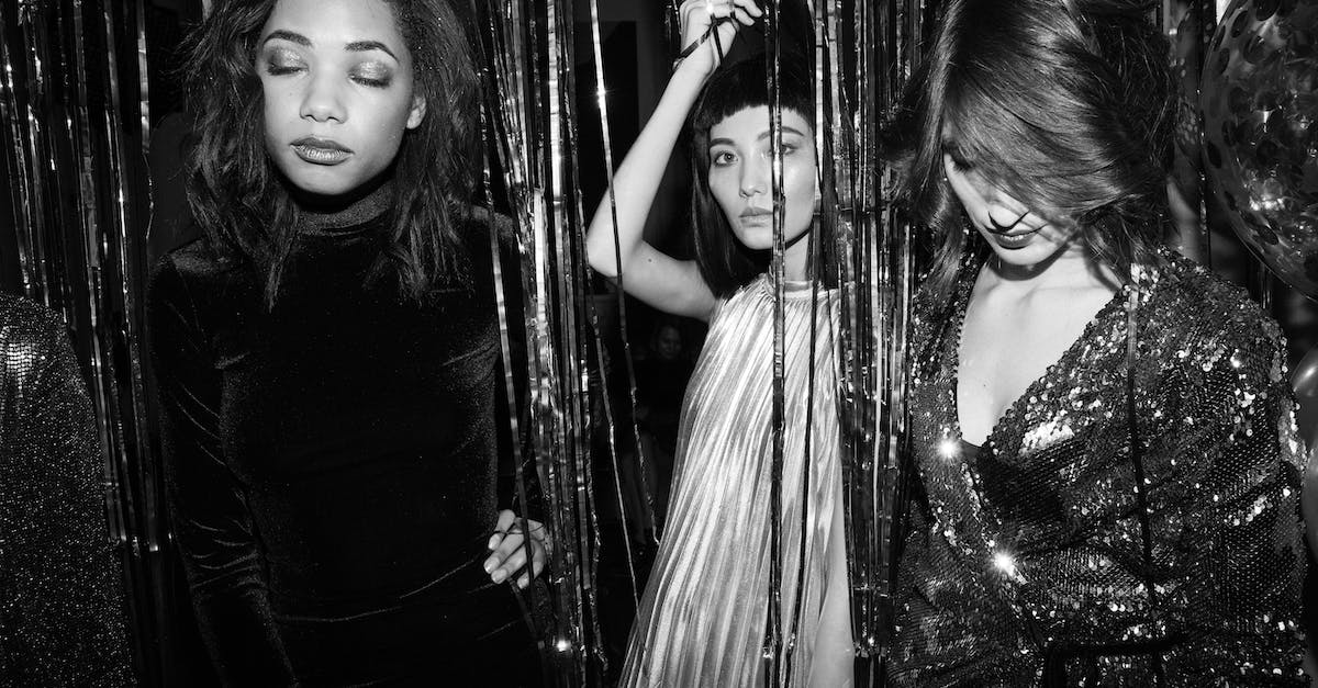 Do clubs in Hong Kong have any particular dress code? - Three Women at the Party Do clubs in Hong Kong have any particular dress code? - Three Women at the Party