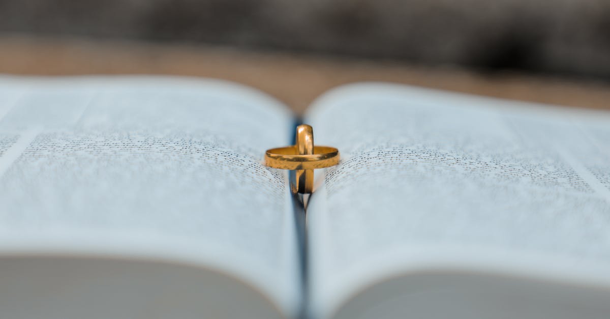Do I need to declare engagement ring bought in UK when flying on holiday to US? - Golden rings on book during wedding day Do I need to declare engagement ring bought in UK when flying on holiday to US? - Golden rings on book during wedding day