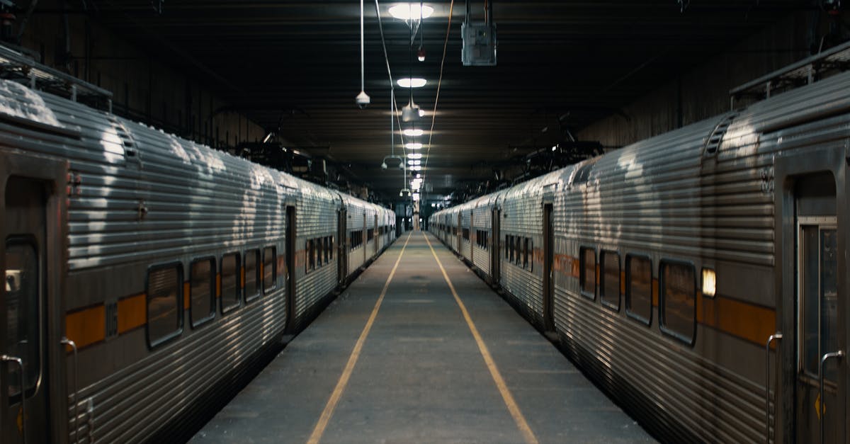 Do I need UK transit visa to move from Terminal 2 to Terminal 3 Heathrow? [duplicate] - Empty train station in underground passage