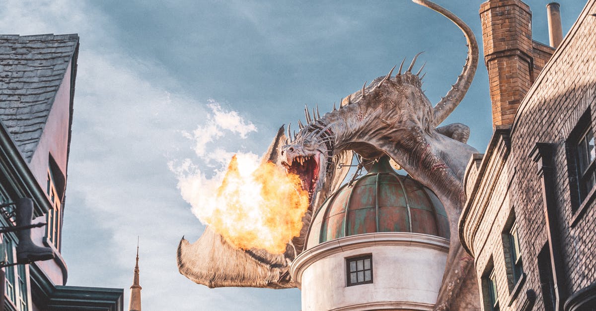 Do we have to expect a queue for the shuttle from Watford Junction to Harry Potter Studio? - Hungarian Horntail Dragon at Universal Studios