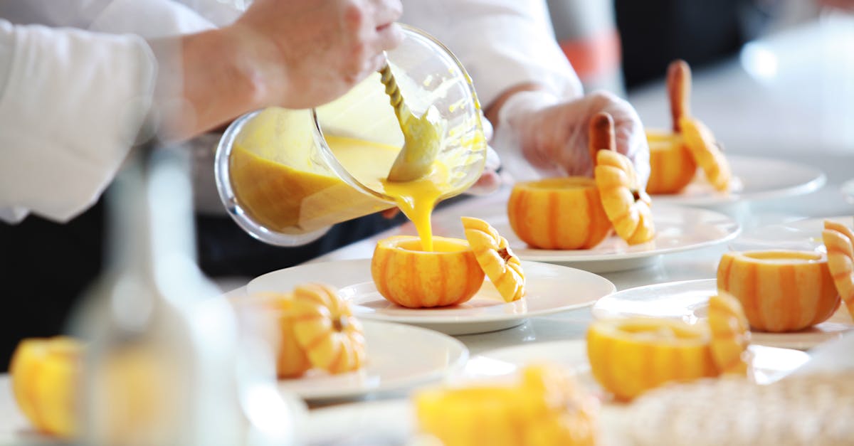 Does any hotel in Jaipur allow guests to cook food themselves - Fruit Shake Pouring on Fruit Does any hotel in Jaipur allow guests to cook food themselves - Fruit Shake Pouring on Fruit