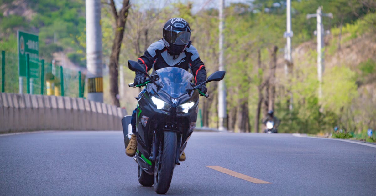 Driving a 125 ccm motorcycle in Spain with EU licence - Photo of Man Riding Motorcycle Driving a 125 ccm motorcycle in Spain with EU licence - Photo of Man Riding Motorcycle