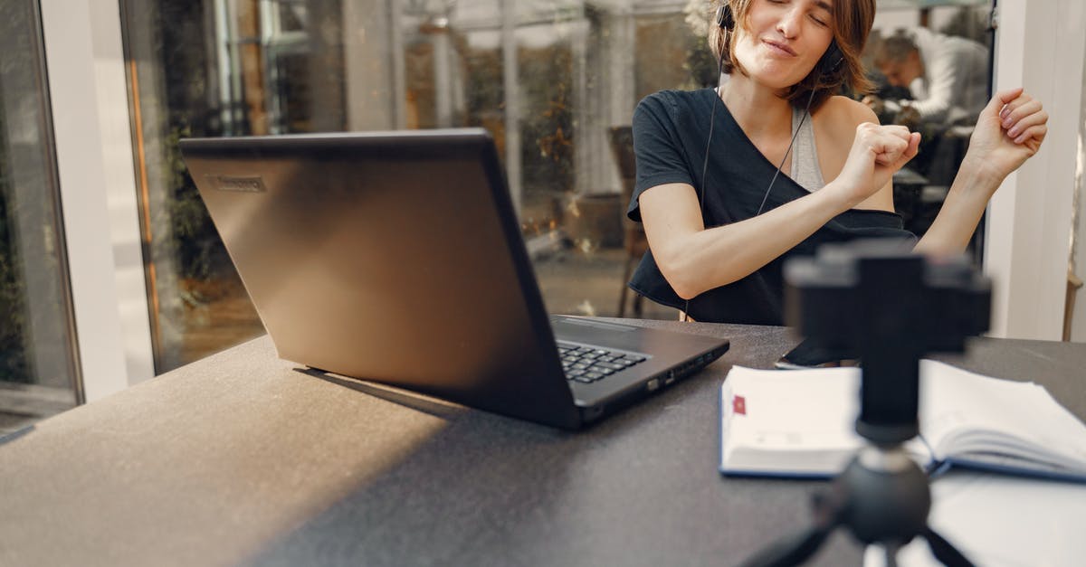 DS-160 - B1/B2 visa - Work/Education/Training - How to fill the section as full-time employee and part-time student [closed] - Woman having fun while sitting with laptop