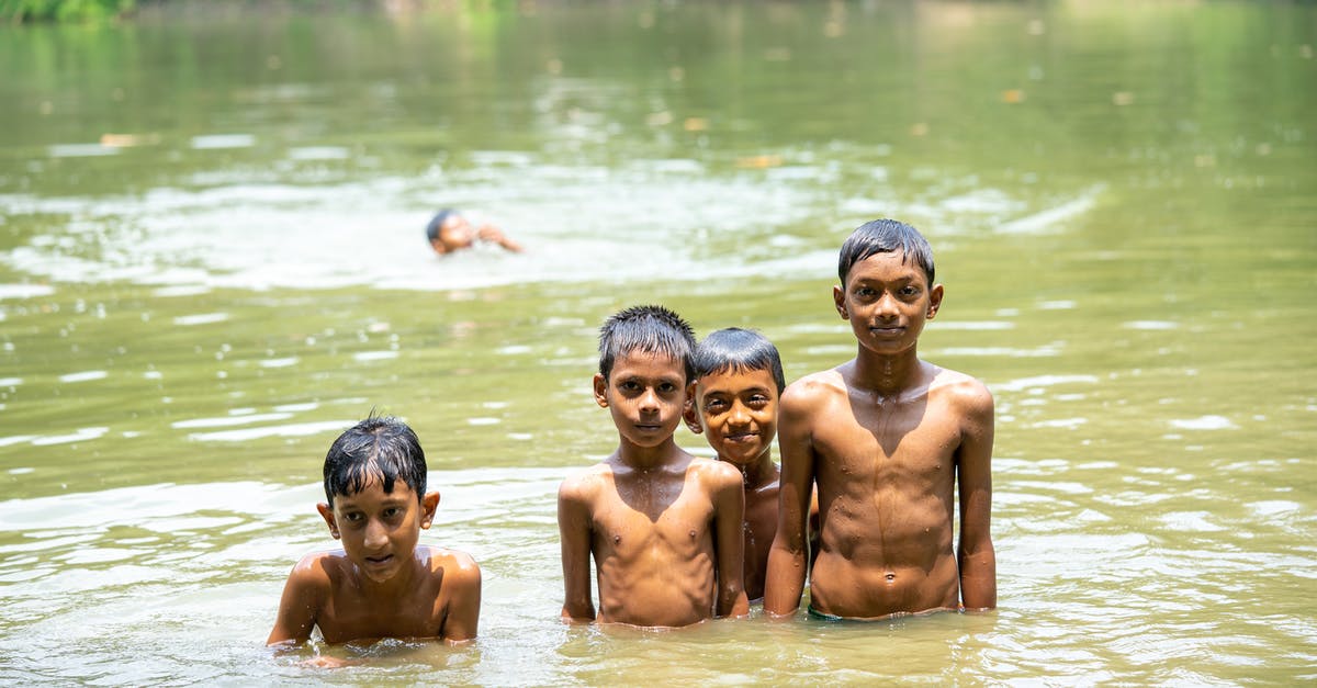 Family travel in Thailand - is it safe, can we improvise? - playing in the water with one spilled child Family travel in Thailand - is it safe, can we improvise? - playing in the water with one spilled child