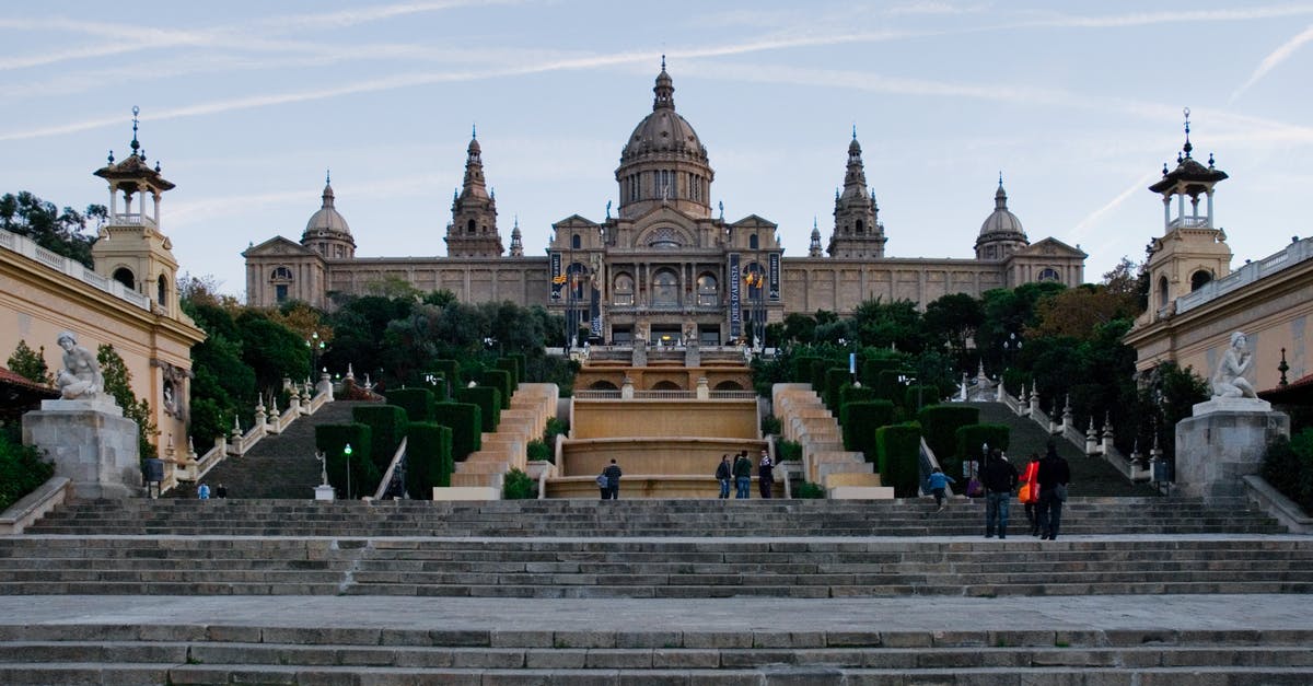 Fastest way to reach St-Jean-Pied-de-Port from Barcelona or other Spanish airports - The Palau Nacional Fastest way to reach St-Jean-Pied-de-Port from Barcelona or other Spanish airports - The Palau Nacional
