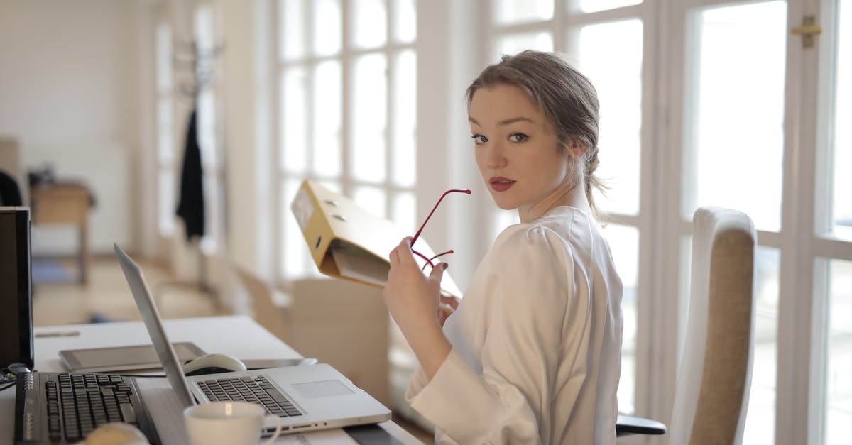 Filipino crew member does needs any visa/documentation for CDG lay over? - Elegant businesswoman with folder in office Filipino crew member does needs any visa/documentation for CDG lay over? - Elegant businesswoman with folder in office