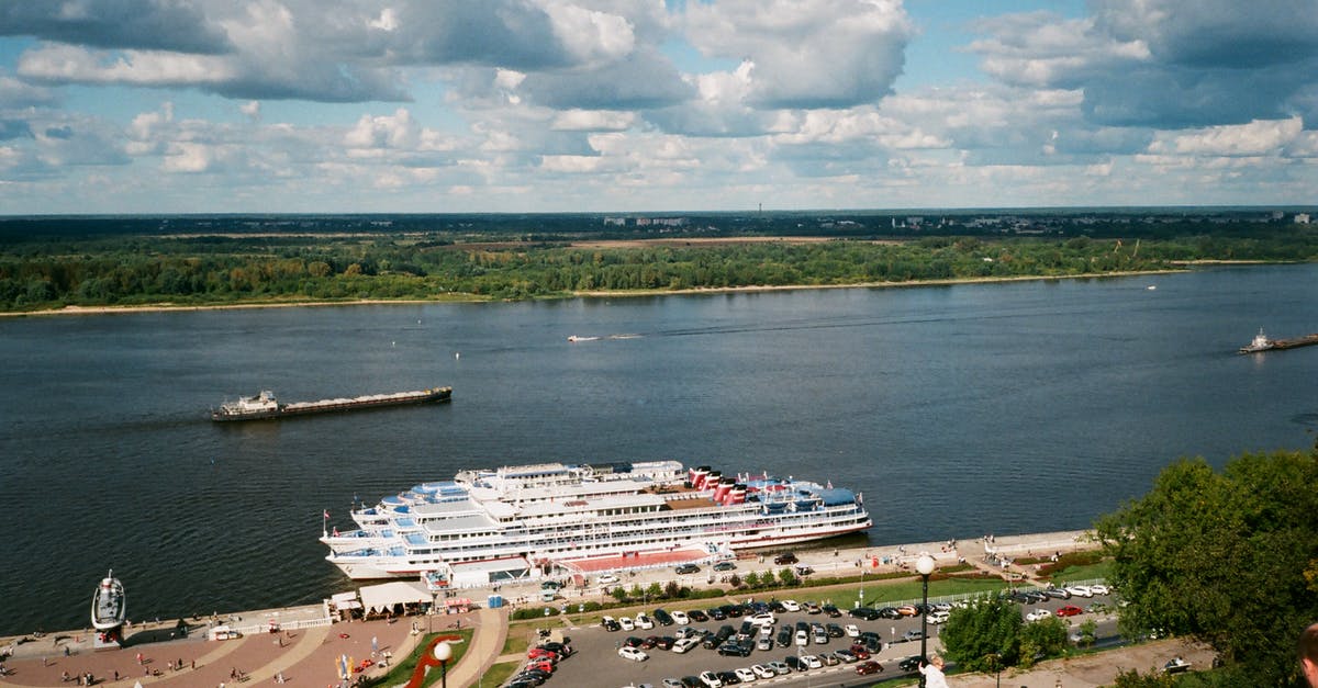 From Honey Harbour up to Bayfield Inlet, where can you attain/reach Georgian Bay's shore only by car, without any boat? [closed] - Big liner in city port before sailing