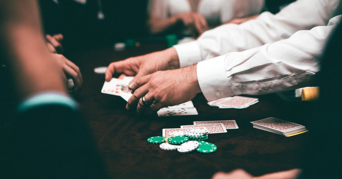 Geek stuff to do in Las Vegas - People Playing Poker Geek stuff to do in Las Vegas - People Playing Poker