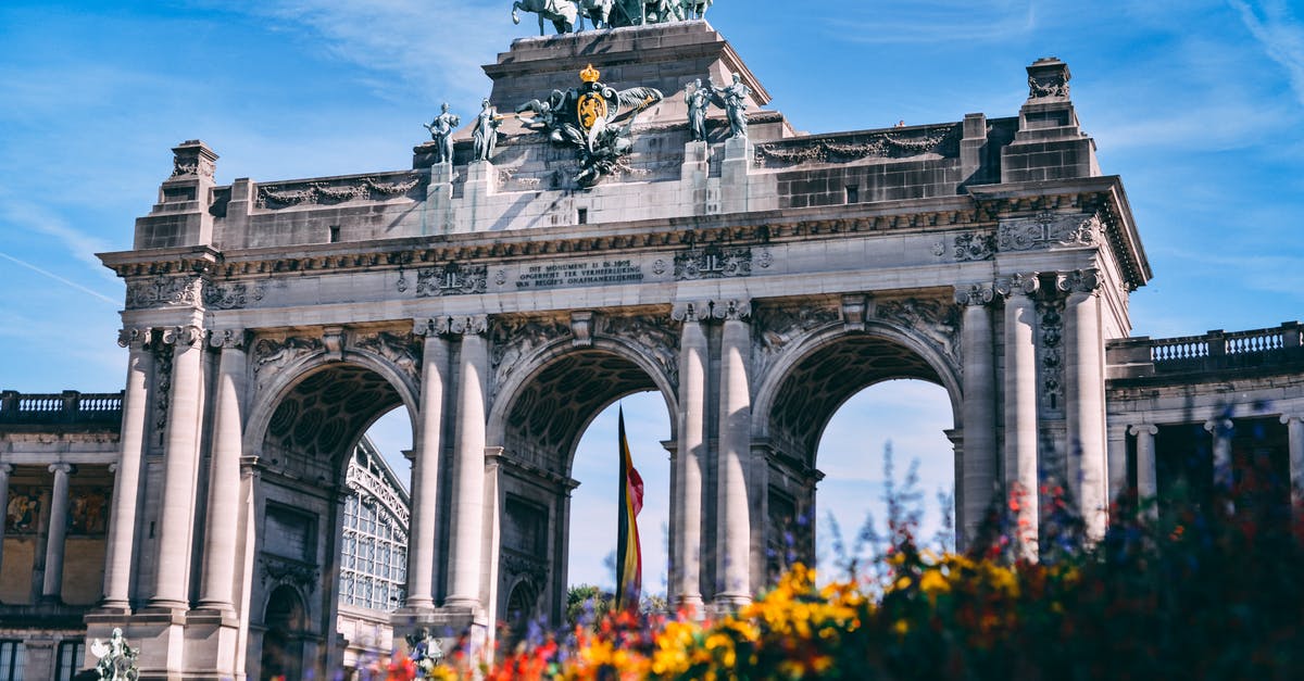 Getting between Brussels Midi station and Brussels Airport? - Photo of Parc du Cinquantenaire Getting between Brussels Midi station and Brussels Airport? - Photo of Parc du Cinquantenaire