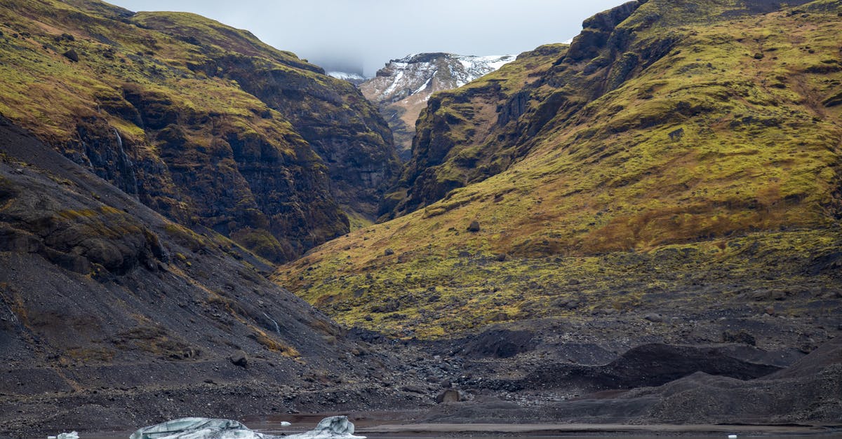 Hiking across Iceland - Green Mountain Hiking across Iceland - Green Mountain
