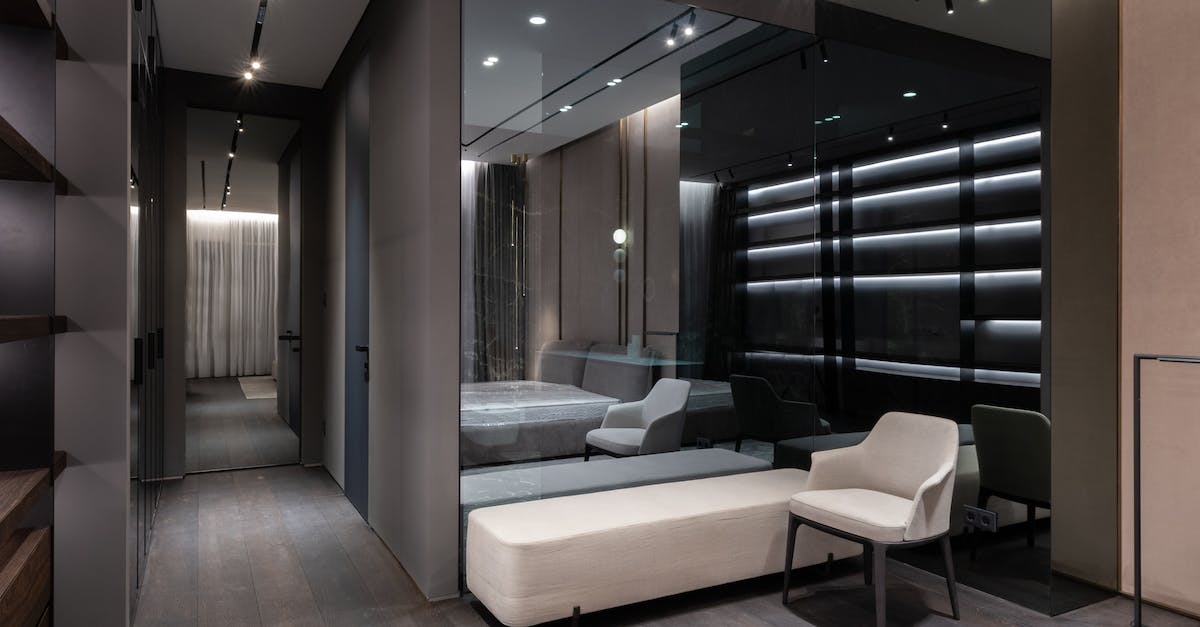 How big are "twin" beds in Japan? - Interior design of bedroom with modern furniture and big mirror on wall in flat How big are "twin" beds in Japan? - Interior design of bedroom with modern furniture and big mirror on wall in flat