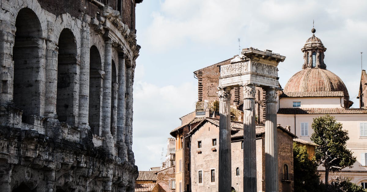 How busy is the Roman Colosseum throughout the year? - Facade of an Ancient Colosseum at Night How busy is the Roman Colosseum throughout the year? - Facade of an Ancient Colosseum at Night
