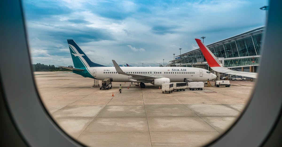 How can I withdraw RMBs at Hong Kong airport (HKG)? - View from the plane window How can I withdraw RMBs at Hong Kong airport (HKG)? - View from the plane window