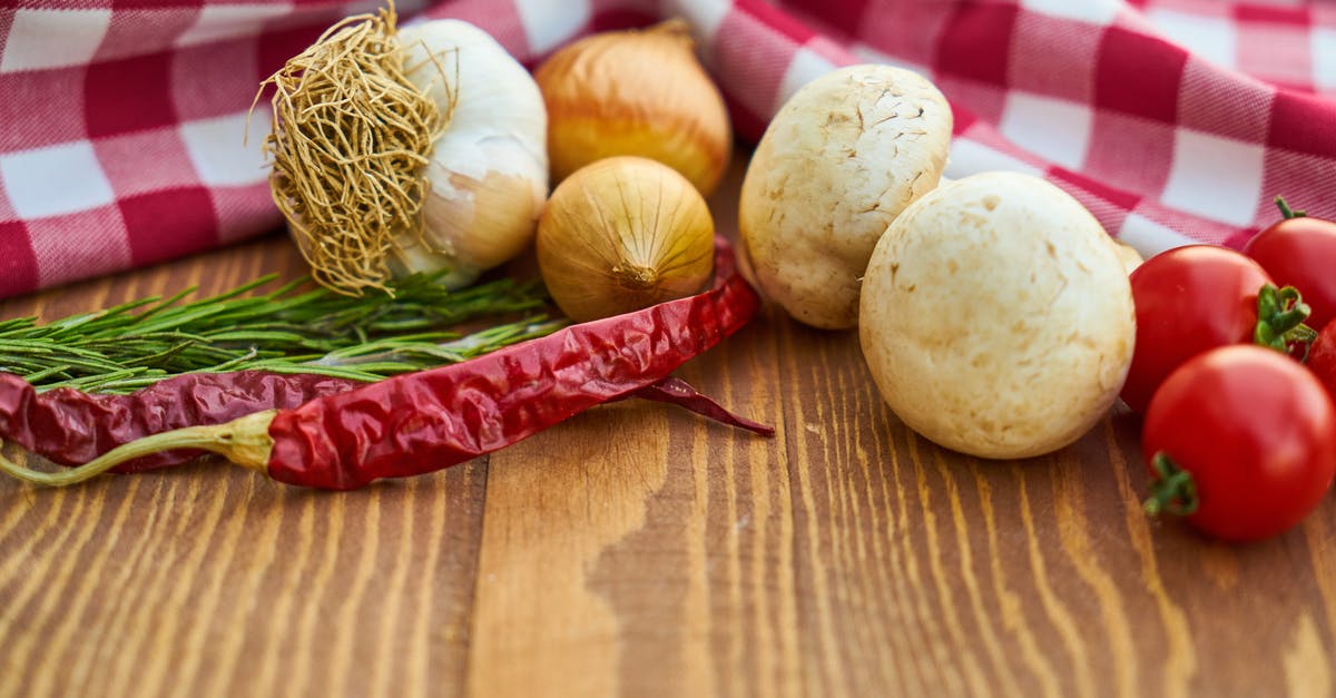 How cheaply can we eat in Ireland while still experiencing traditional Irish foods? - Onions, Garlic and Tomatoes Close-up Photo How cheaply can we eat in Ireland while still experiencing traditional Irish foods? - Onions, Garlic and Tomatoes Close-up Photo
