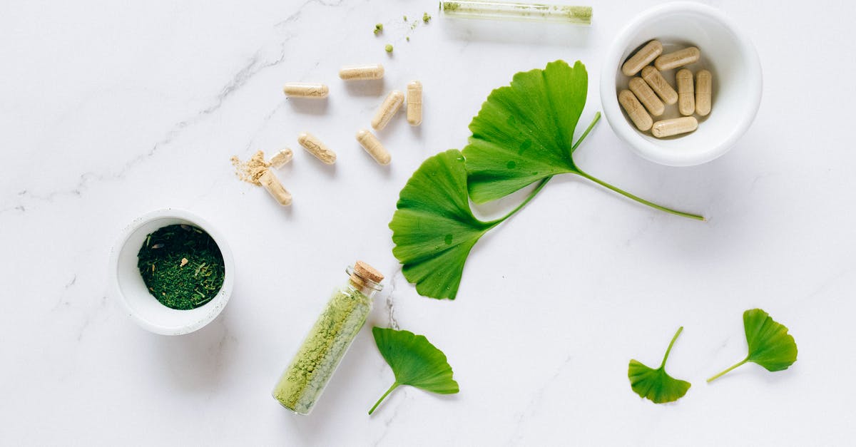 How do airports differentiate supplements from drugs? - Ginkgo Leaves and Glass Containers with Powder How do airports differentiate supplements from drugs? - Ginkgo Leaves and Glass Containers with Powder