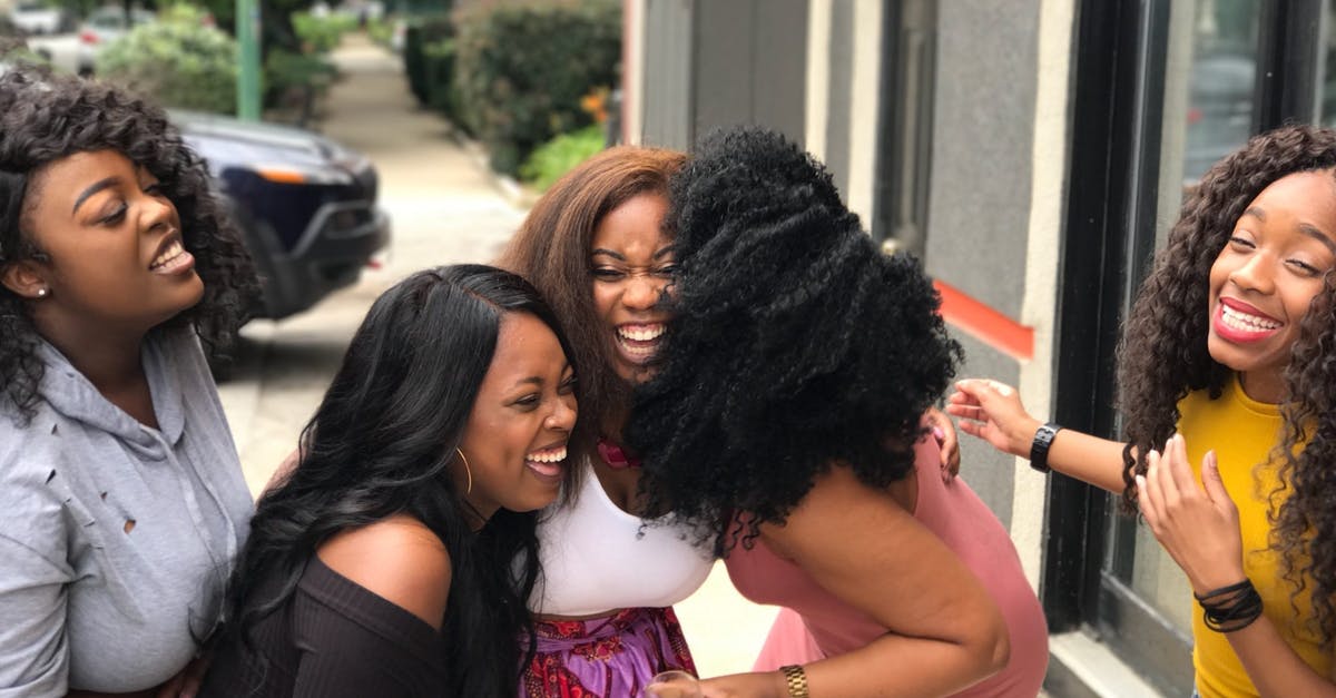 How do I bring the level of interaction with Airbnb hosts to a minimum? - Five Women Laughing How do I bring the level of interaction with Airbnb hosts to a minimum? - Five Women Laughing