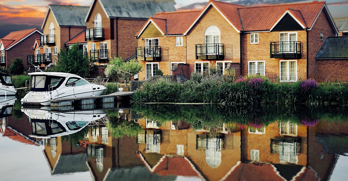 How do I rent canal boat in the UK? - House Facade How do I rent canal boat in the UK? - House Facade