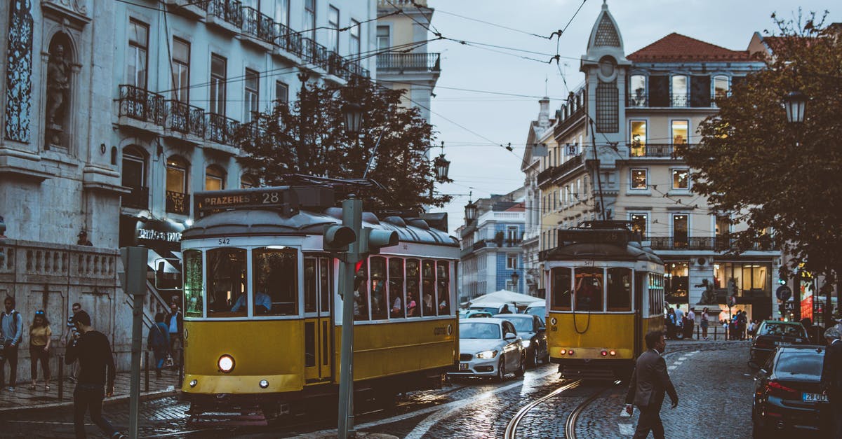 How to buy & use train tickets from Algés to Lisbon - People at City How to buy & use train tickets from Algés to Lisbon - People at City