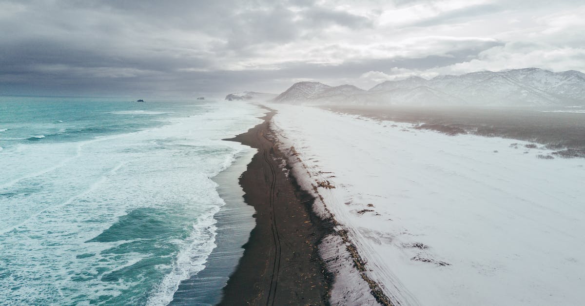 How to get from Iceland to Greenland? - Ocean Waves How to get from Iceland to Greenland? - Ocean Waves