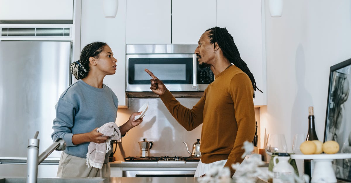 How to politely indicate that you only speak English and would like to continue in it? - Annoyed black man threatening girlfriend during conflict in kitchen How to politely indicate that you only speak English and would like to continue in it? - Annoyed black man threatening girlfriend during conflict in kitchen