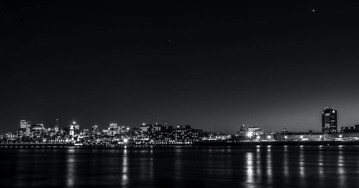 How to travel from Montreal to Quebec City without a car? - City Lit Up at Night How to travel from Montreal to Quebec City without a car? - City Lit Up at Night