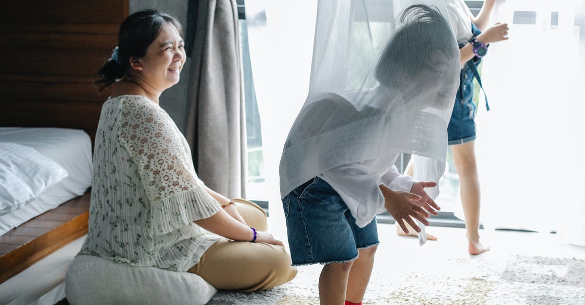 I have overstayed my holiday visa in the U.S and want to go home to England; how do I go about doing so? - Senior woman having fun with children