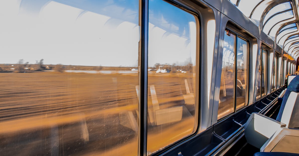 In the Italo high-speed train, what is the difference between club seat and "salotto"? - Person in Passenger Train In the Italo high-speed train, what is the difference between club seat and "salotto"? - Person in Passenger Train