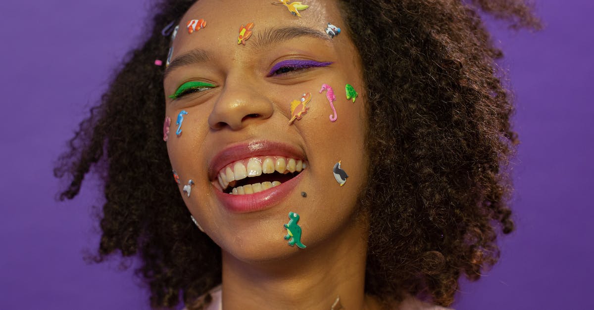 Is Badlands unique or are there similar parks to go Dinosaur fossil hunting? - Cheerful black woman with dinosaur stickers on face Is Badlands unique or are there similar parks to go Dinosaur fossil hunting? - Cheerful black woman with dinosaur stickers on face