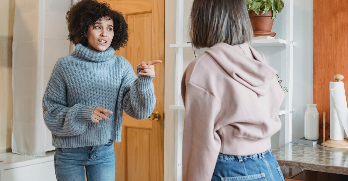 Is it rude to speak Swedish in Norway? - Annoyed woman having conflict with anonymous female Is it rude to speak Swedish in Norway? - Annoyed woman having conflict with anonymous female