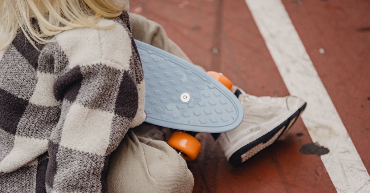 Is it worth visiting the Nazca Lines from the ground if seeing them from a plane is not an option? - Crop kid sitting on ground with penny board Is it worth visiting the Nazca Lines from the ground if seeing them from a plane is not an option? - Crop kid sitting on ground with penny board