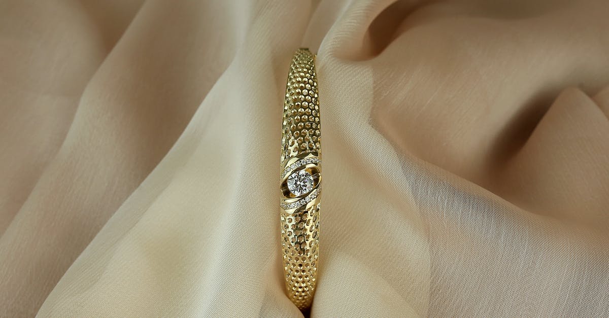 Is the Tiffany yellow diamond on display? - Golden Ring with Diamond Is the Tiffany yellow diamond on display? - Golden Ring with Diamond