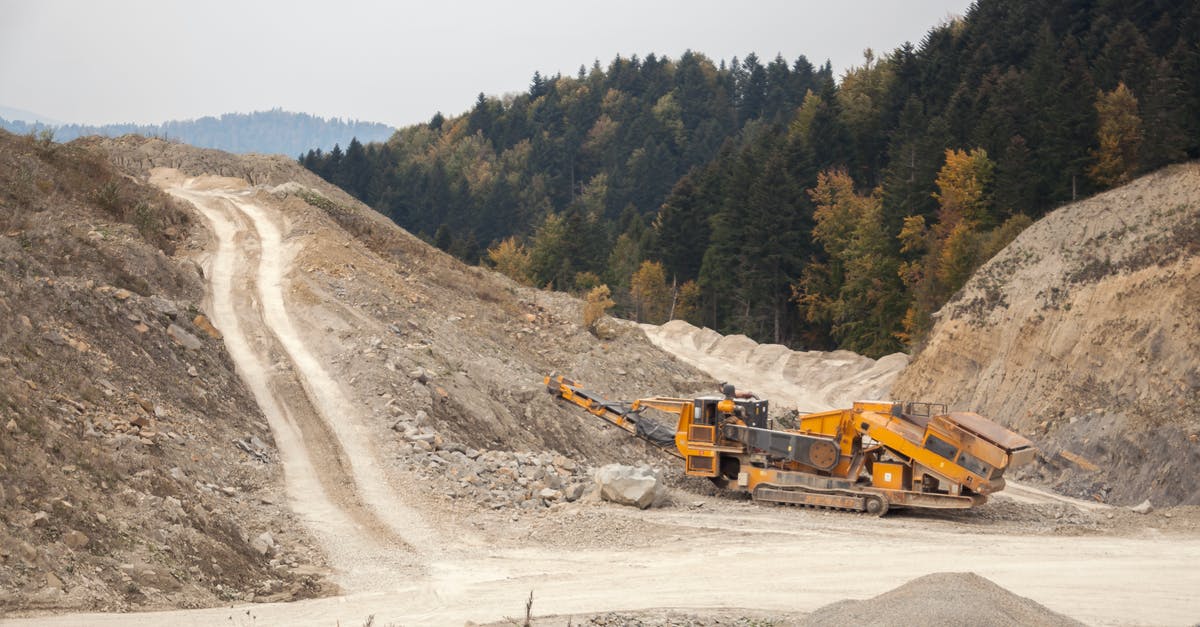 Is there a free resource to track a specific plane's upcoming routes? - Crusher machine in open pit