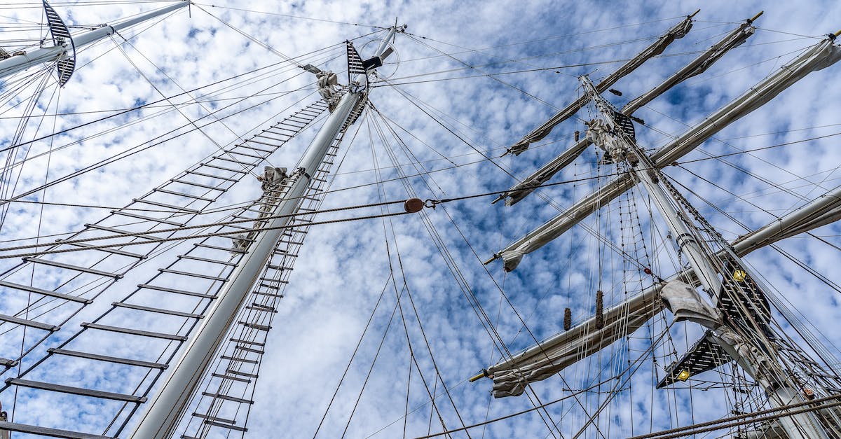 Is there a ship of the line that I can sail on from Britain? - Steel Mast of a Ship Is there a ship of the line that I can sail on from Britain? - Steel Mast of a Ship