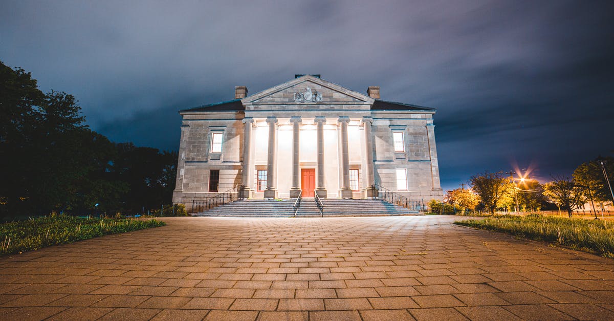 Is there a website with historical temperatures and weather data? - Night sky over historical building Is there a website with historical temperatures and weather data? - Night sky over historical building